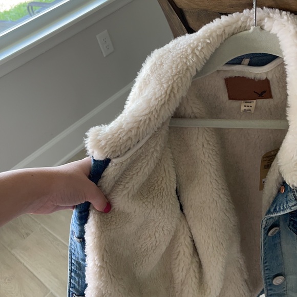 NWT Jean jacket with fur - Picture 2 of 3